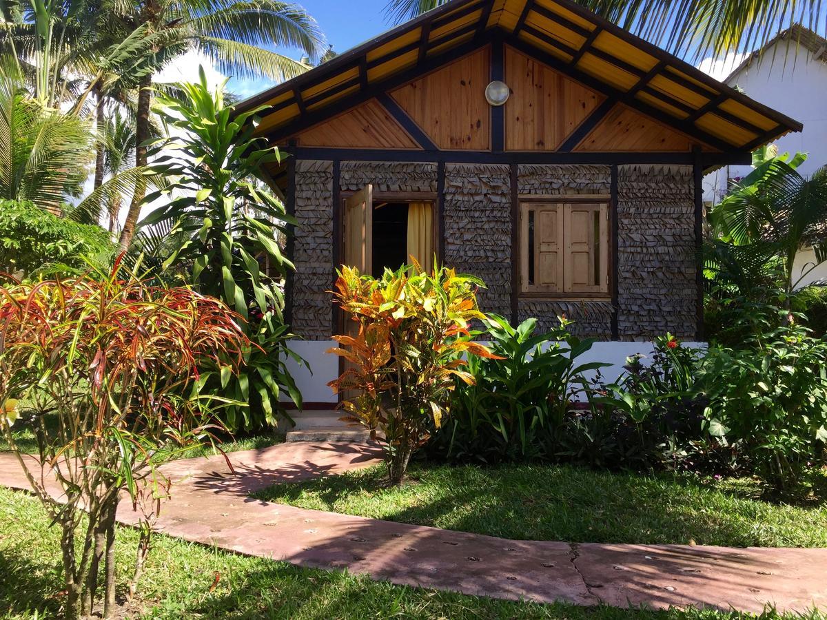 Hotel La Pirogue Mahambo Kültér fotó