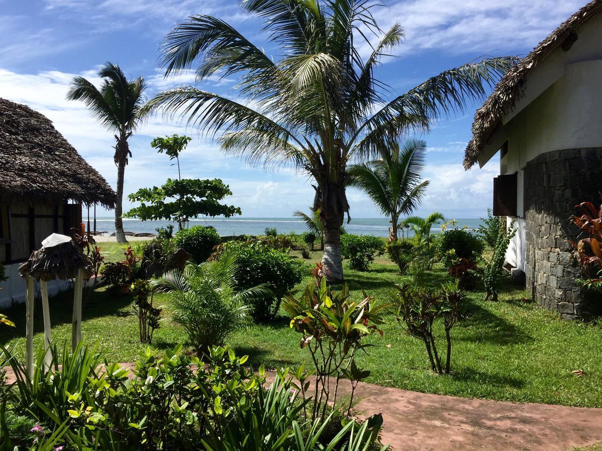 Hotel La Pirogue Mahambo Kültér fotó